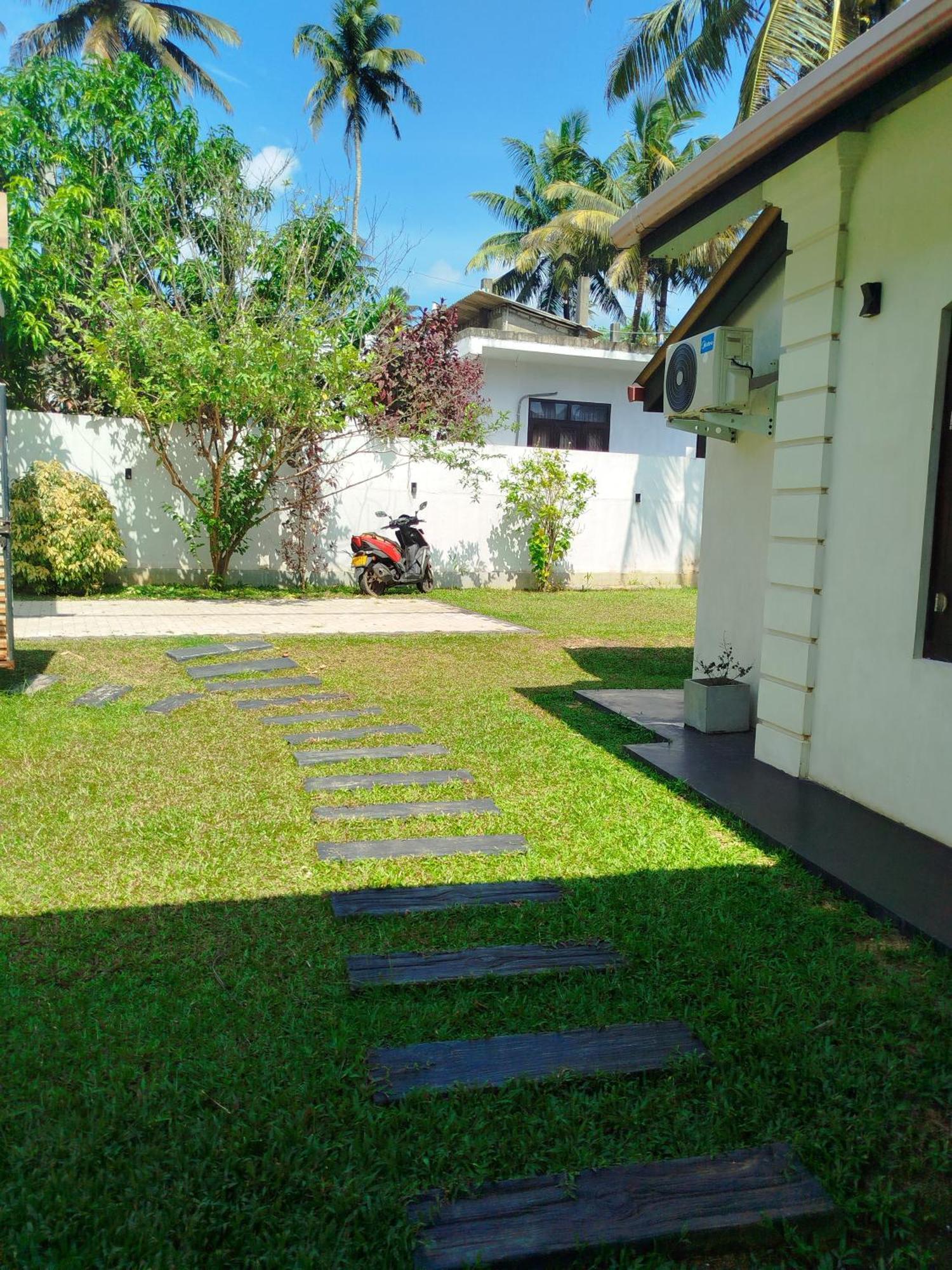 Villa Risithenmi Ahangama Ngoại thất bức ảnh
